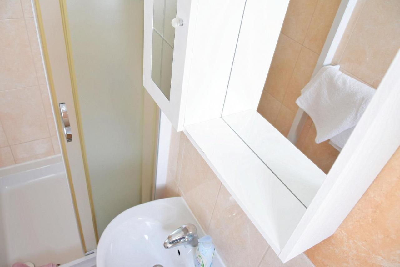 Rooms Vilma Close To Rab City Palit Luaran gambar
